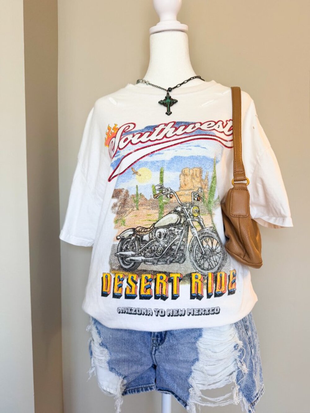 Forever 21 White Desert Graphic Tee - Size Medium
